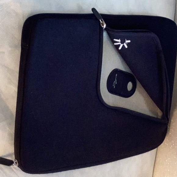 Case logic PLS -14 black neoprene laptop sleeve - Picture 1 of 4